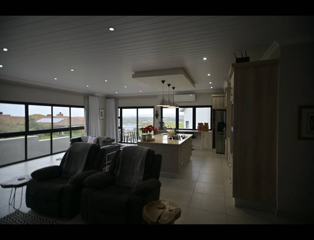 3 BEDROOM HOUSE FOR SALE IN OUTENIQUASBOSCH